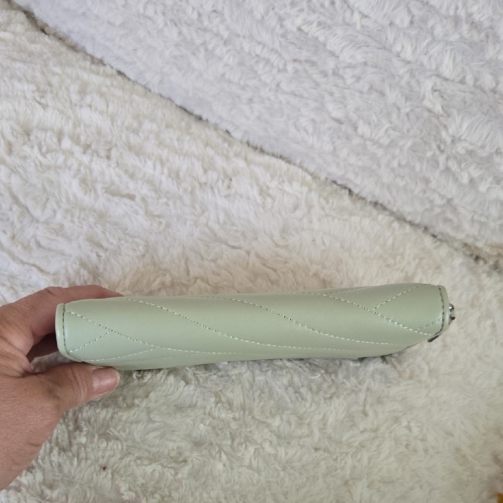 Tory Burch Mint Green Quilted Wallet - Picture 3 of 12